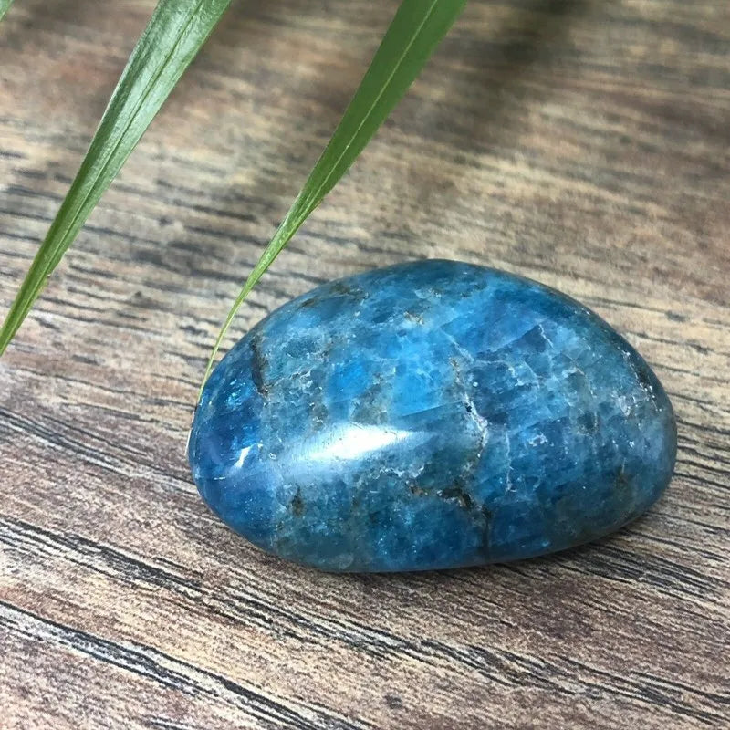 Natural Apatite palm stones and crystals healing quartz minerals massage gemstones for gifts