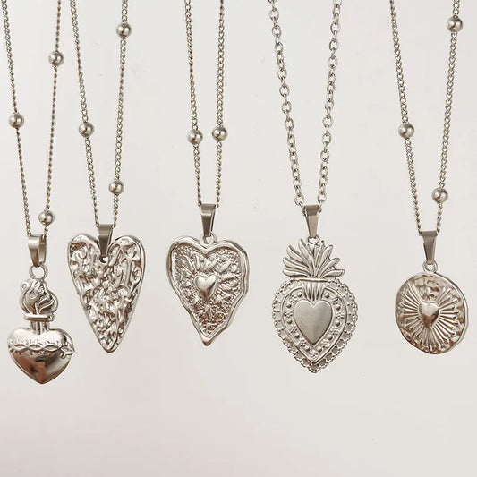 1Pc Religious Christian Catholic Sacred Heart Pendant Necklaces Stanless Steel Gothic Moth Textured Love Collares Jewelry