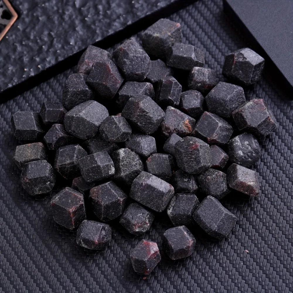 Red Garnet Ore Natural Original Healing Energy Stone Rough Quartz Crystal Mineral Specimens Jewelry Making Raw Gemstone 200g