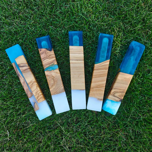 Wood Resin Mezuzah Case with Hebrew Shin Symbol Handcrafted Mezuzah Case for Door Decoration Mezuza Jewish Religious Celebration
