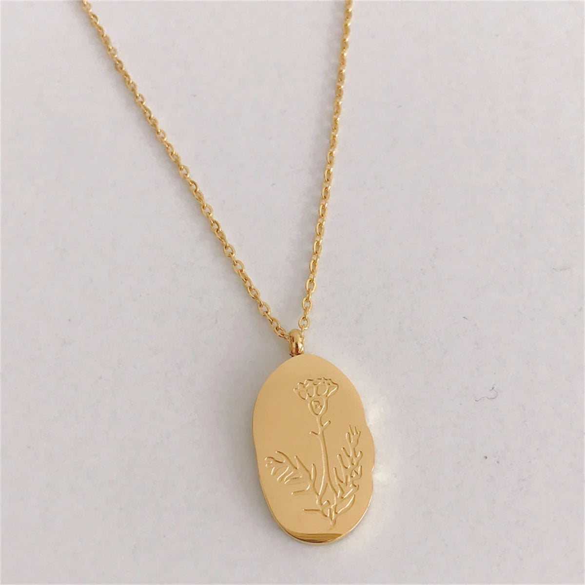 Titanium Steel December Flower Irregular Pendant Necklace Birth Flower Necklace Month Flower Color Preservation