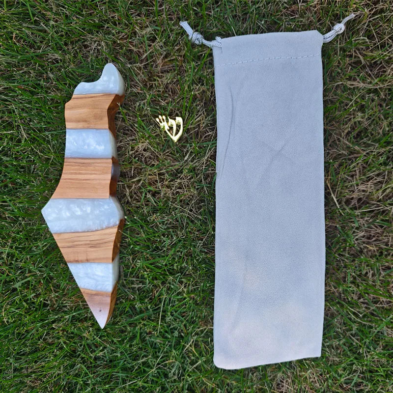 Wood Resin Mezuzah Case with Hebrew Shin Symbol Handcrafted Mezuzah Case for Door Decoration Mezuza Jewish Religious Celebration