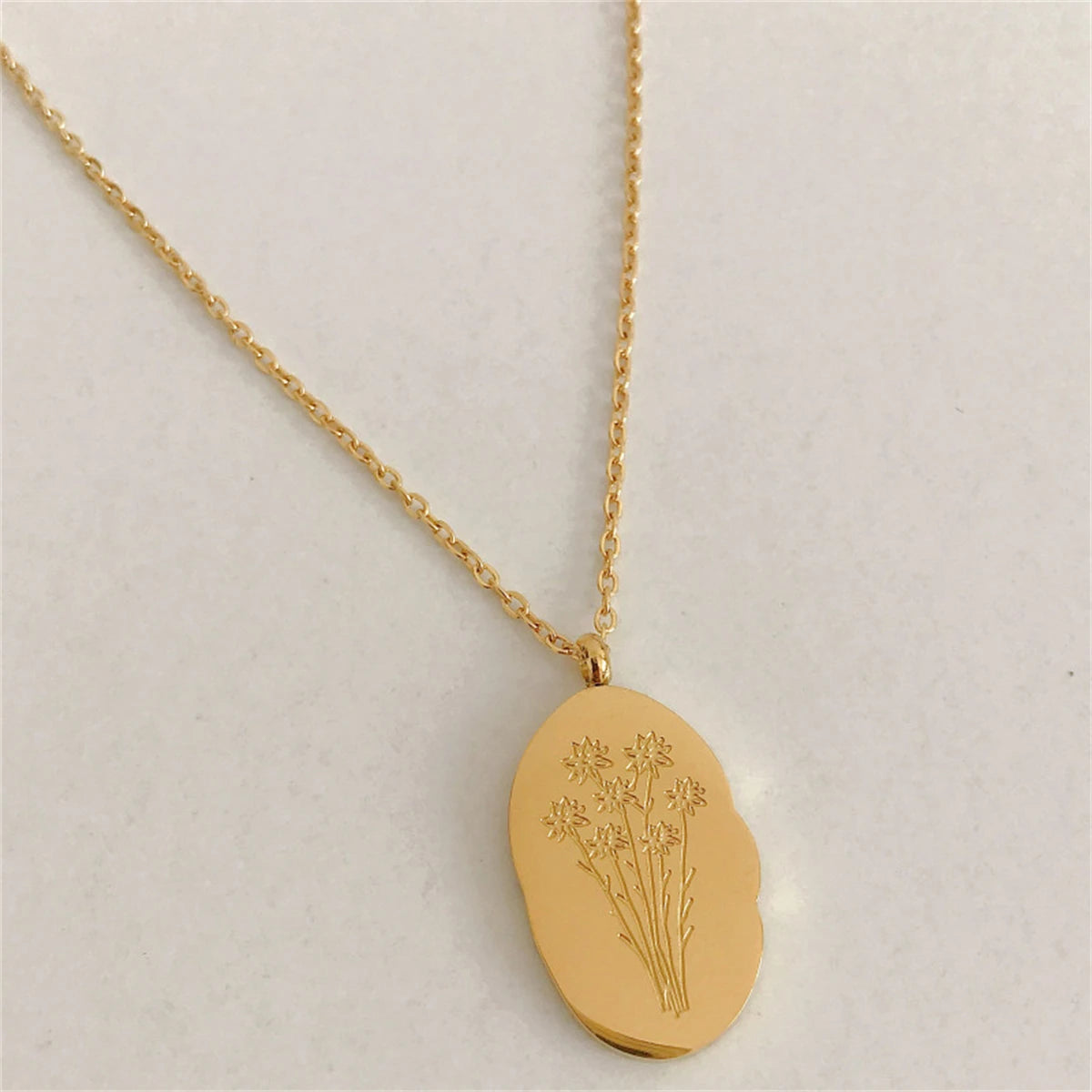 Titanium Steel December Flower Irregular Pendant Necklace Birth Flower Necklace Month Flower Color Preservation