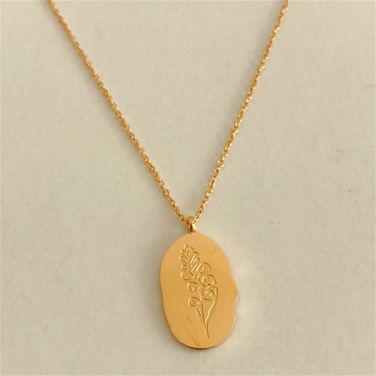 Titanium Steel December Flower Irregular Pendant Necklace Birth Flower Necklace Month Flower Color Preservation