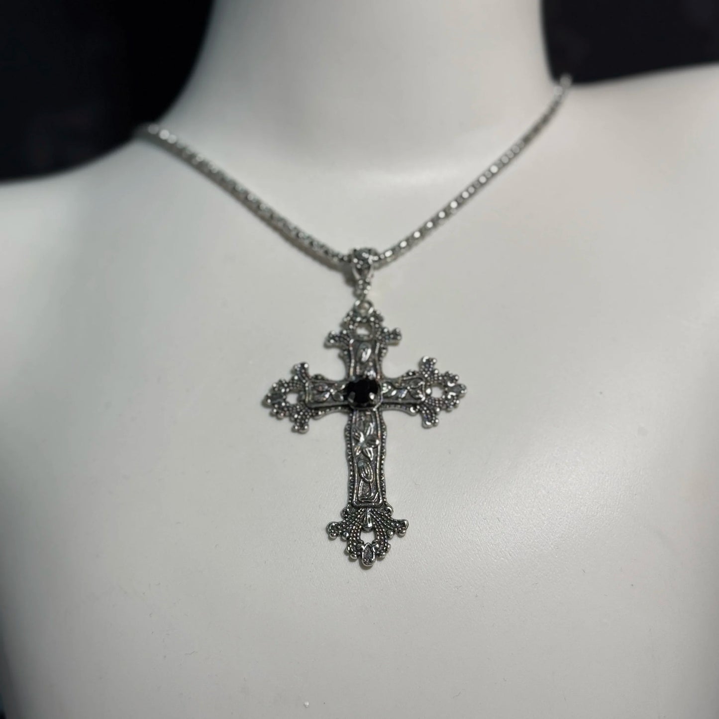 Y2K Punk Crystal Big Cross Pendant Necklaces for Women Men Gothic Irregular Cross Clavicle Chain Necklaces Aesthetic Jewelry