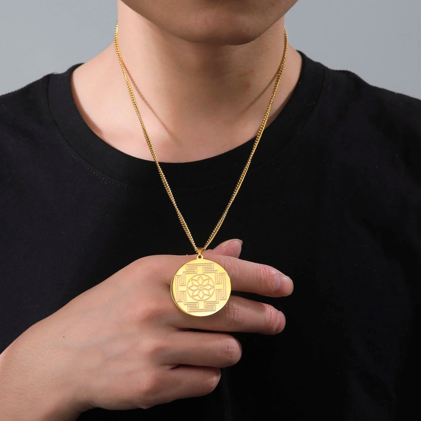 LIKGREAT Sri Yantra Mandala Pendant Necklace India Chakra  Meditation Spiritual Jewelry Stainless Steel Sacred Magic Talisman