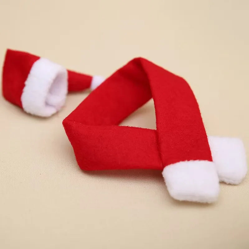 Red wine bottle decorations Christmas scarves and hats Christmas atmosphere decorations For wine bottles and beverage bottles