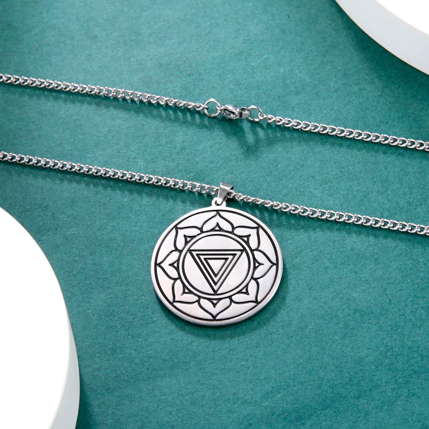 LIKGREAT Sri Yantra Mandala Pendant Necklace India Chakra  Meditation Spiritual Jewelry Stainless Steel Sacred Magic Talisman