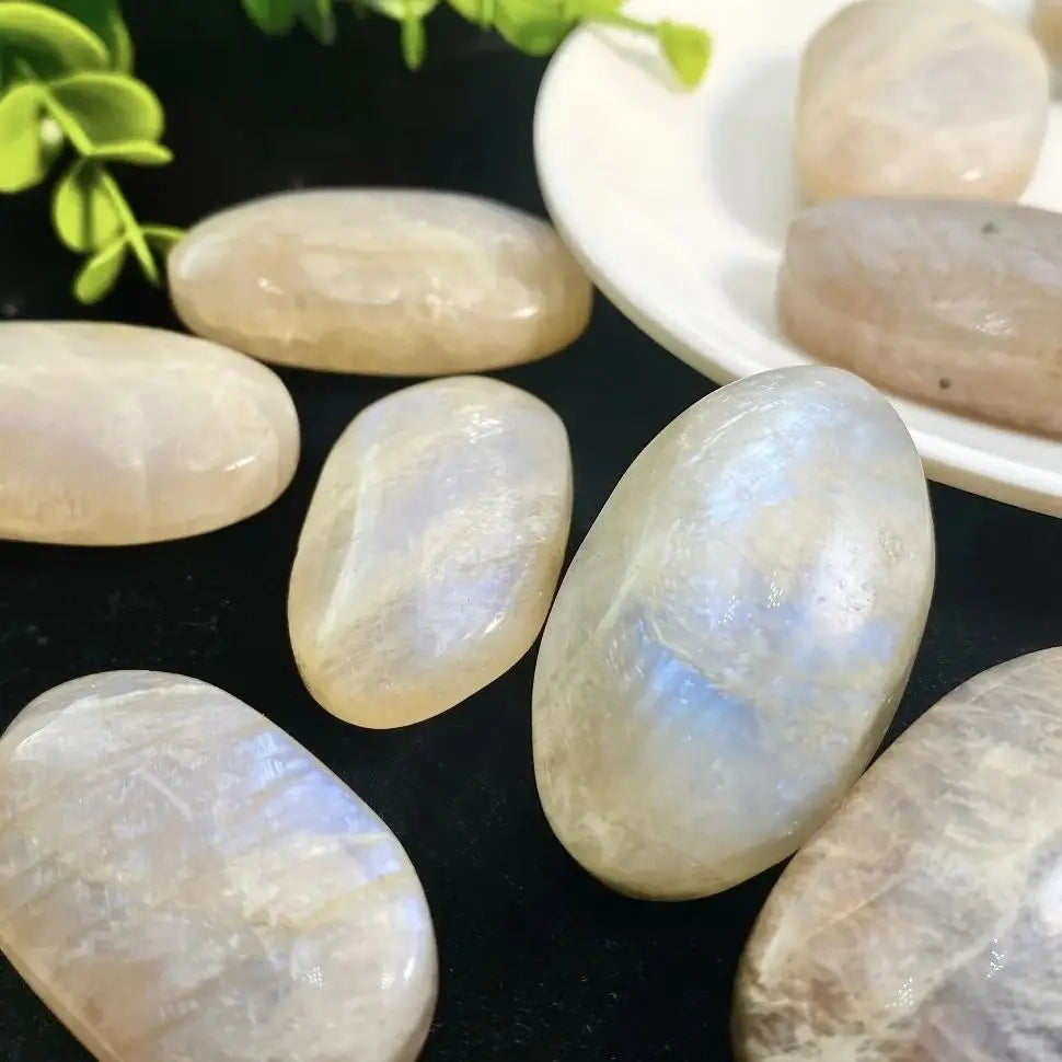 Natural Blue Luminous stone Crystal Palm Stone for Mind Healing Finger Massage Energy Healing Feng Shui Meditation Worry Stone