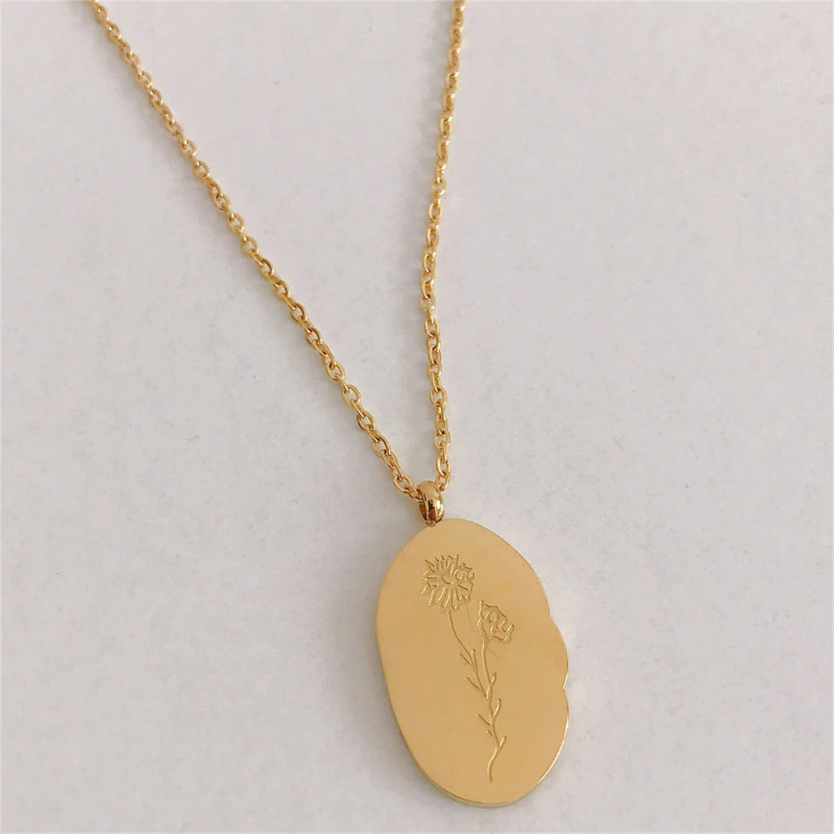 Titanium Steel December Flower Irregular Pendant Necklace Birth Flower Necklace Month Flower Color Preservation