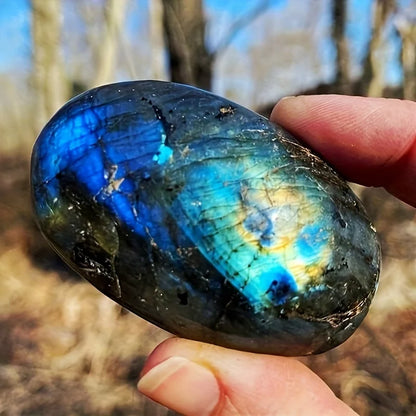 1pc natural labradorite palm stone - hand-polished oval massage and worry stone, iridescent blue hue