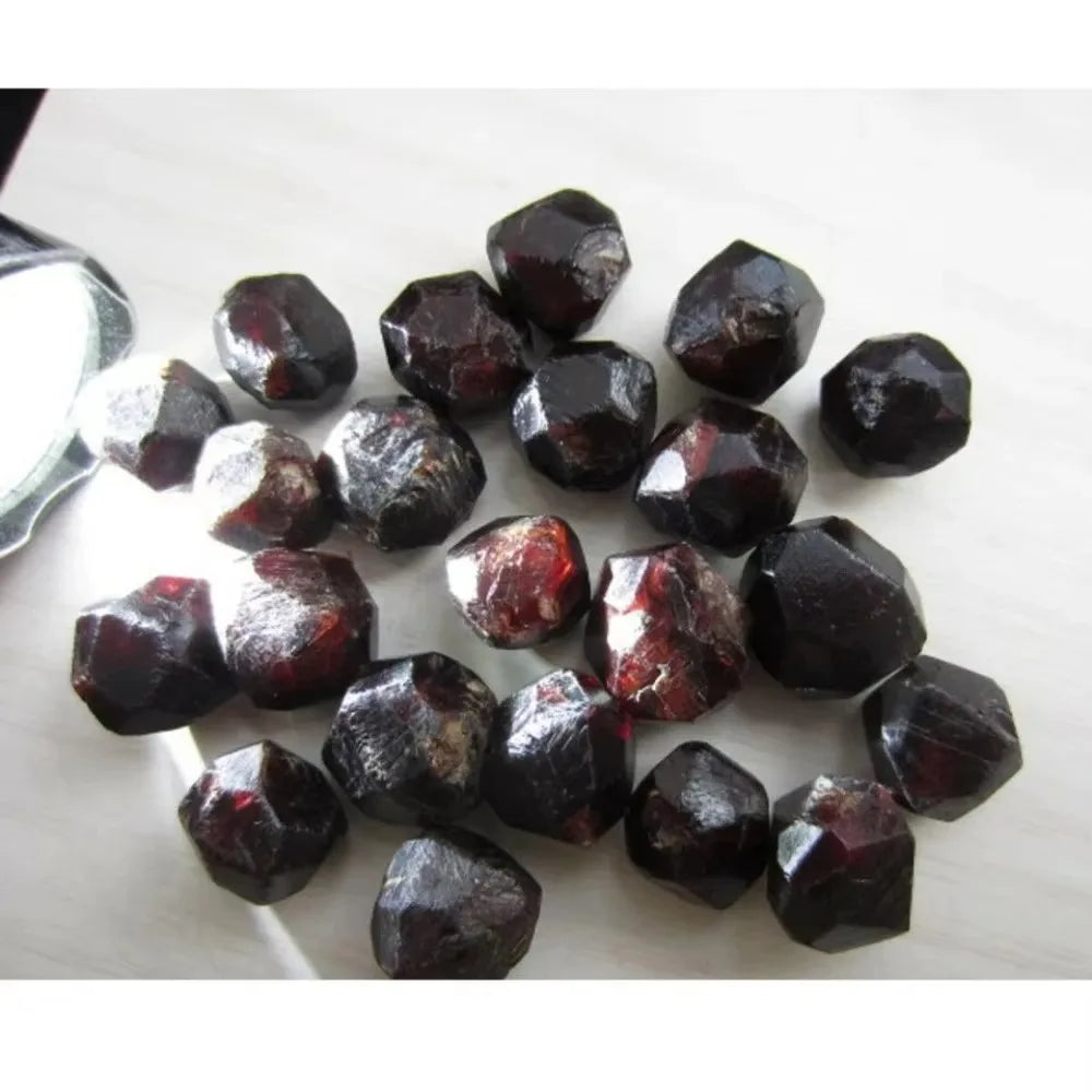 Red Garnet Ore Natural Original Healing Energy Stone Rough Quartz Crystal Mineral Specimens Jewelry Making Raw Gemstone 200g