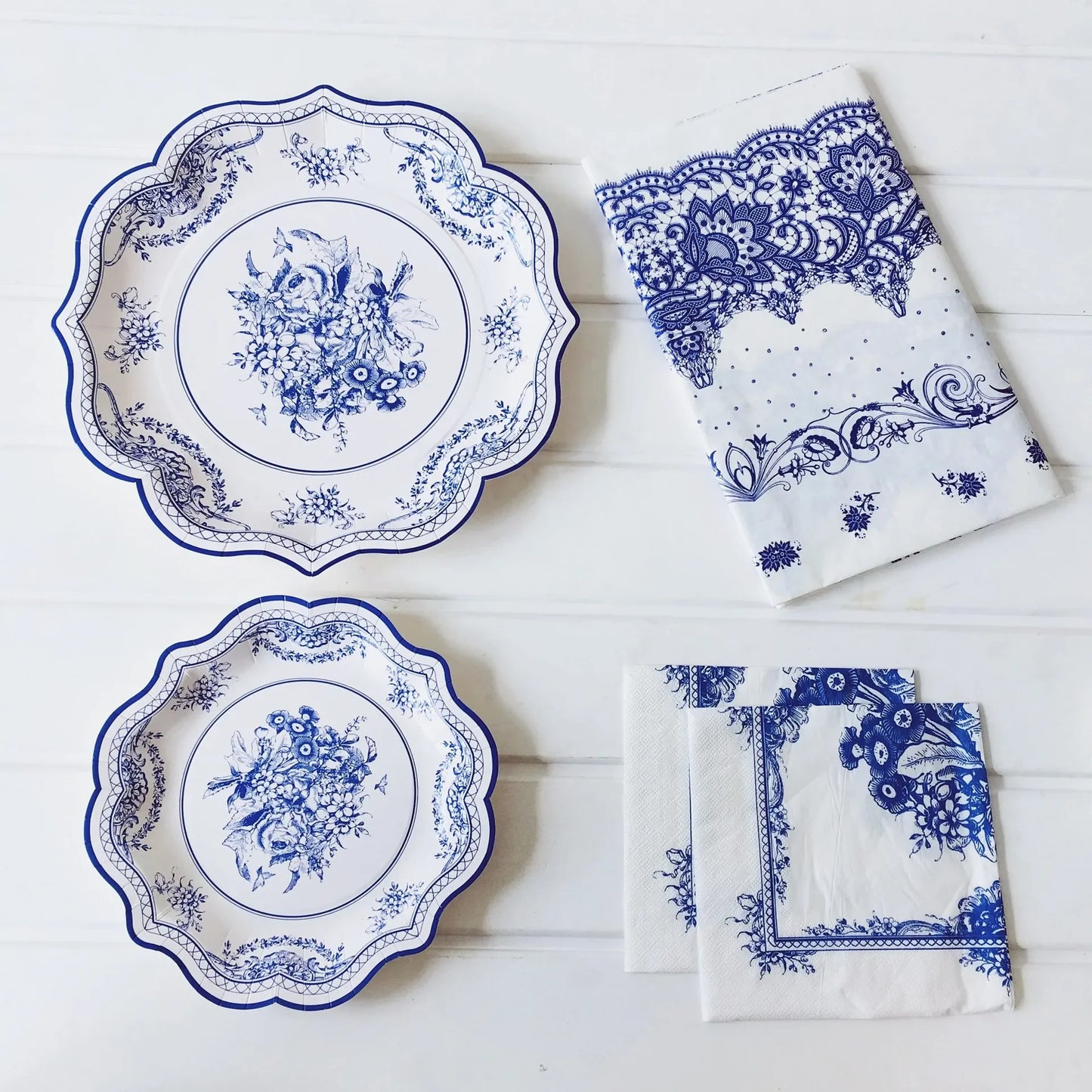 8pcs Chinese Blue White Porcelain Plate Party Decoration Plate Retro Wave Edge Plate Holiday Cake Plate Disposable Paper Plate