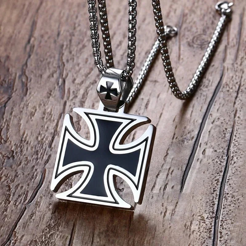 Men and Women New Retro Personality Creative Design Jesus Cross Amulet Pendant Rock Casual Gift Catholic Christian Necklace