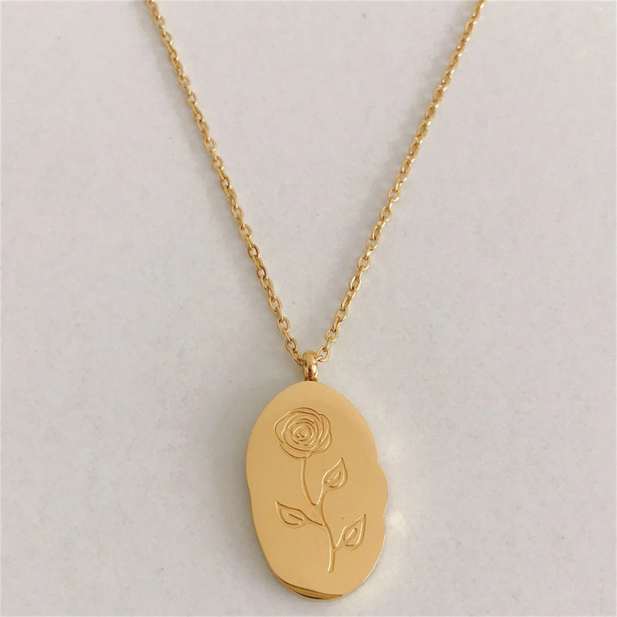 Titanium Steel December Flower Irregular Pendant Necklace Birth Flower Necklace Month Flower Color Preservation