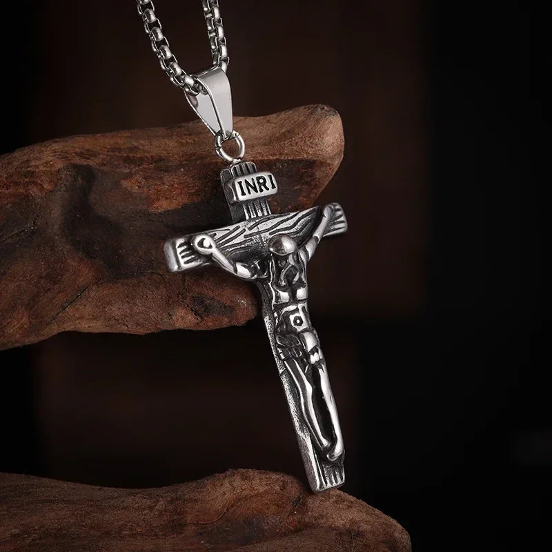Men and Women New Retro Personality Creative Design Jesus Cross Amulet Pendant Rock Casual Gift Catholic Christian Necklace