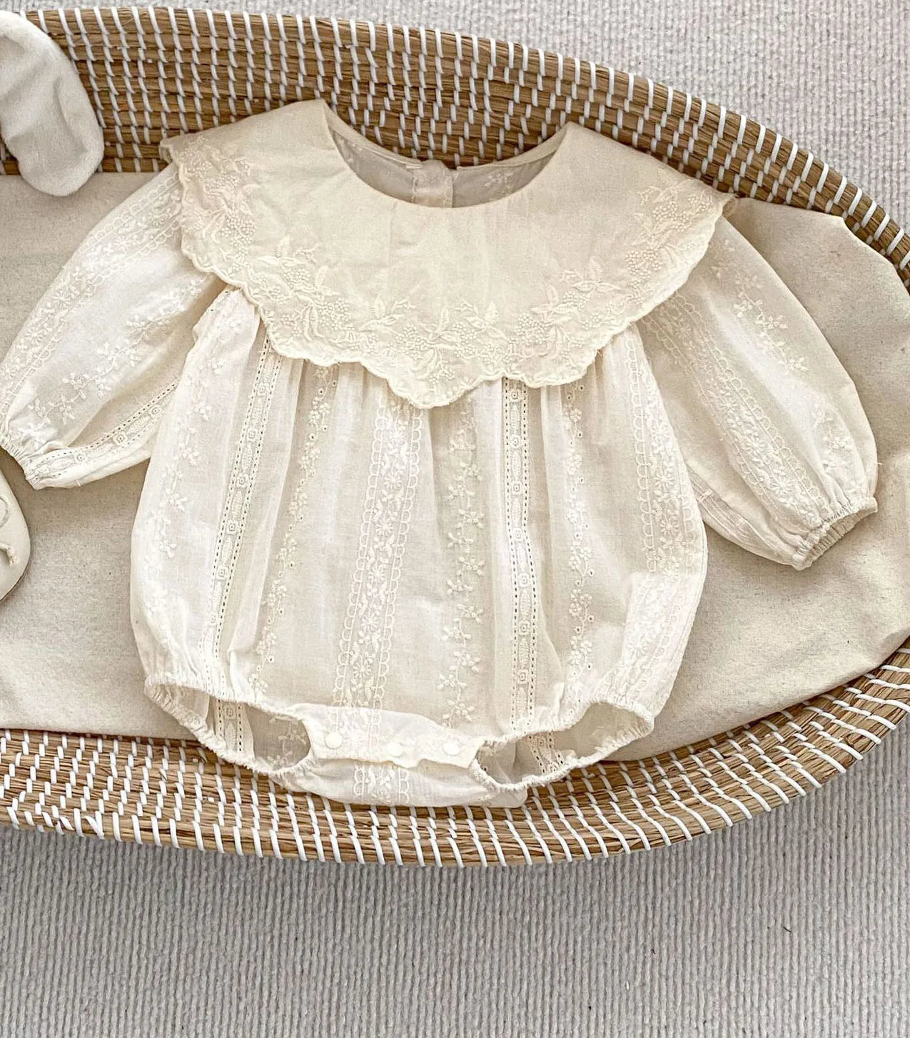 2026 Spring Princess Infant Baby Girl Bodysuit Sisters Dress Flower Embroidery Dress For Infant Sibling Girls Toddler Outfit