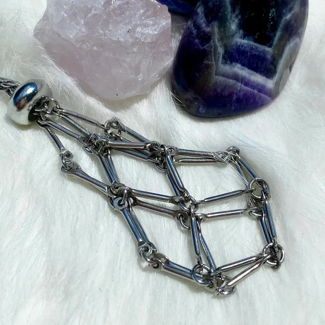 Natural Healing Crystal Raw Stone Net Pocket Pendant Necklace Energy Reiki Pendant Stainless Steel Chain Healing Stone Jewelry