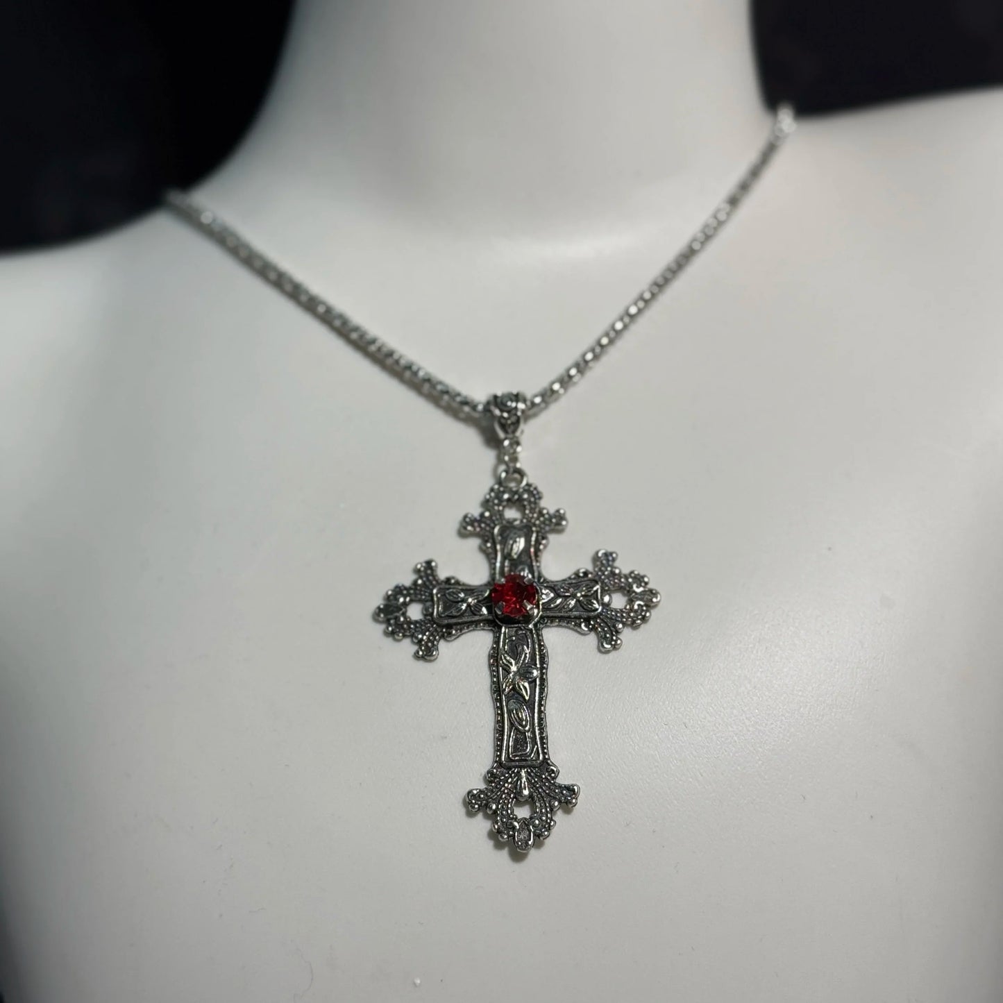 Y2K Punk Crystal Big Cross Pendant Necklaces for Women Men Gothic Irregular Cross Clavicle Chain Necklaces Aesthetic Jewelry