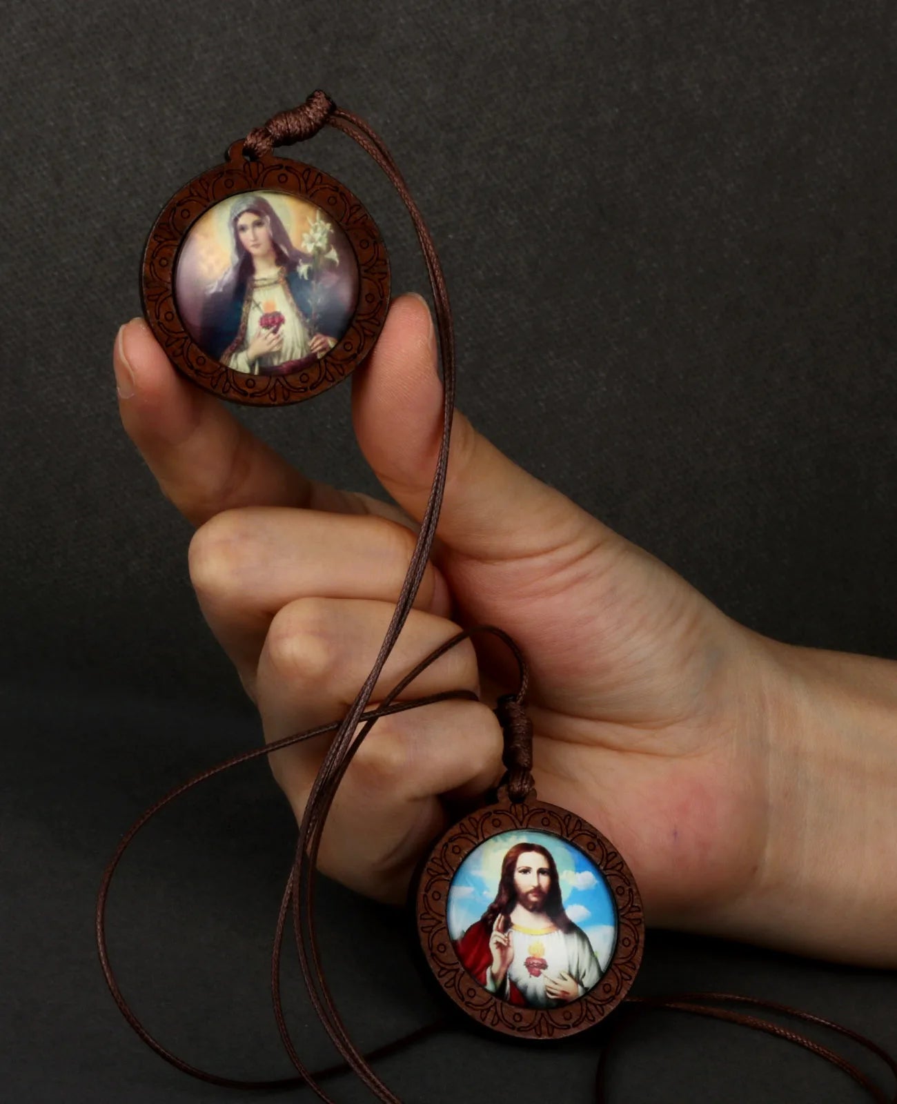 Cottvott Wood Sacred Heart of Our Lady Jesus Scapular Badges Leather Rope Chain Epaulet Prayer Baptism Communion Sacraments Gift