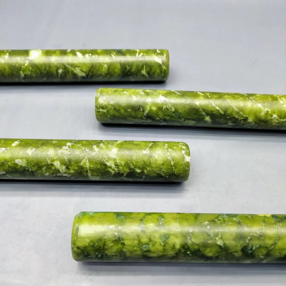 Natural Green Jade Crystal Wand Stick for Cleaning And Protection -Healing Spiritual Tool for Chakra Balancing And Aura Clearing