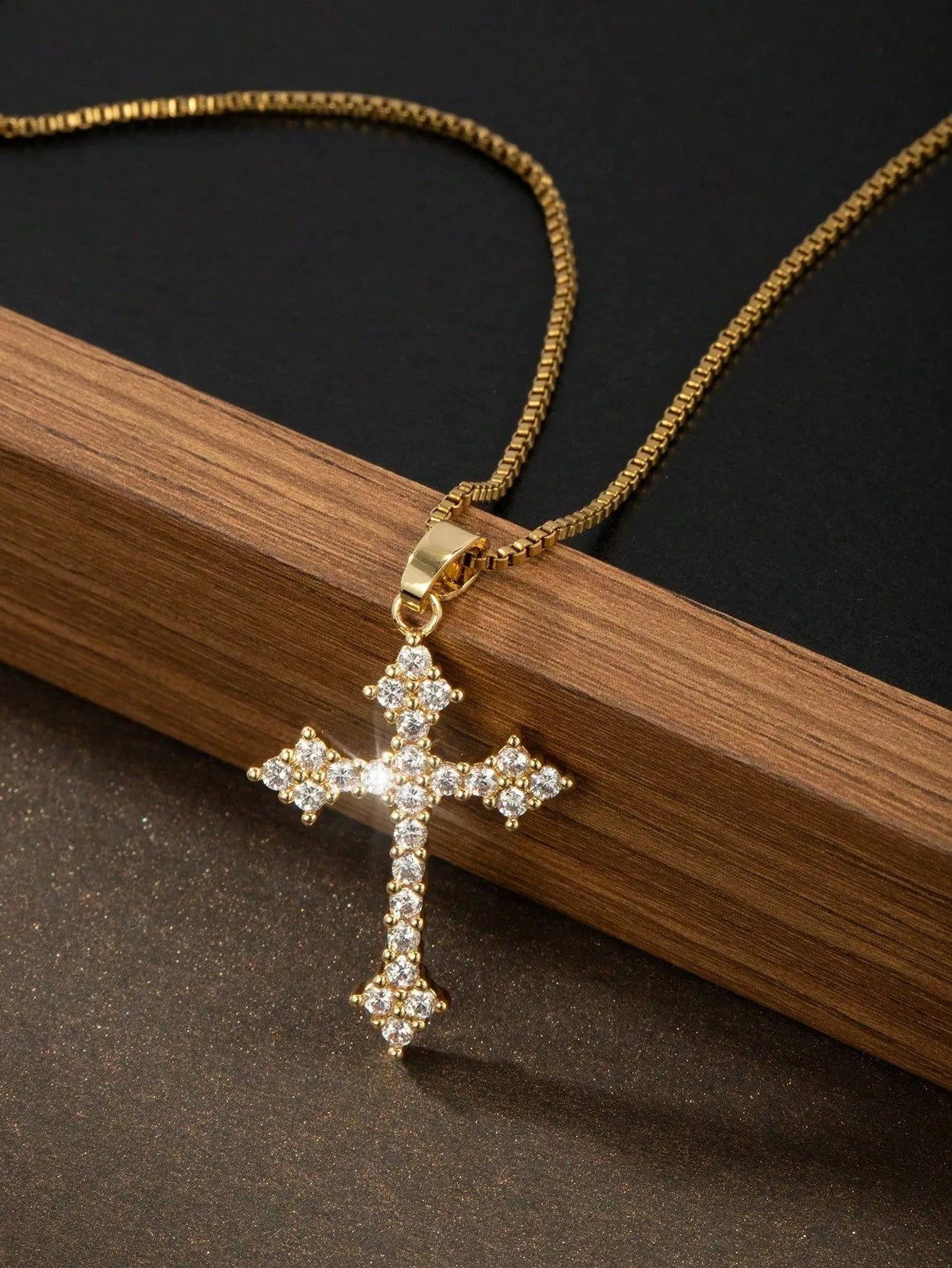 HipHop Fashion Cross Necklace For Women Crystal Zircon Men Necklace Metal Chains Choker Jesus Pendants Jewelry Gift supply