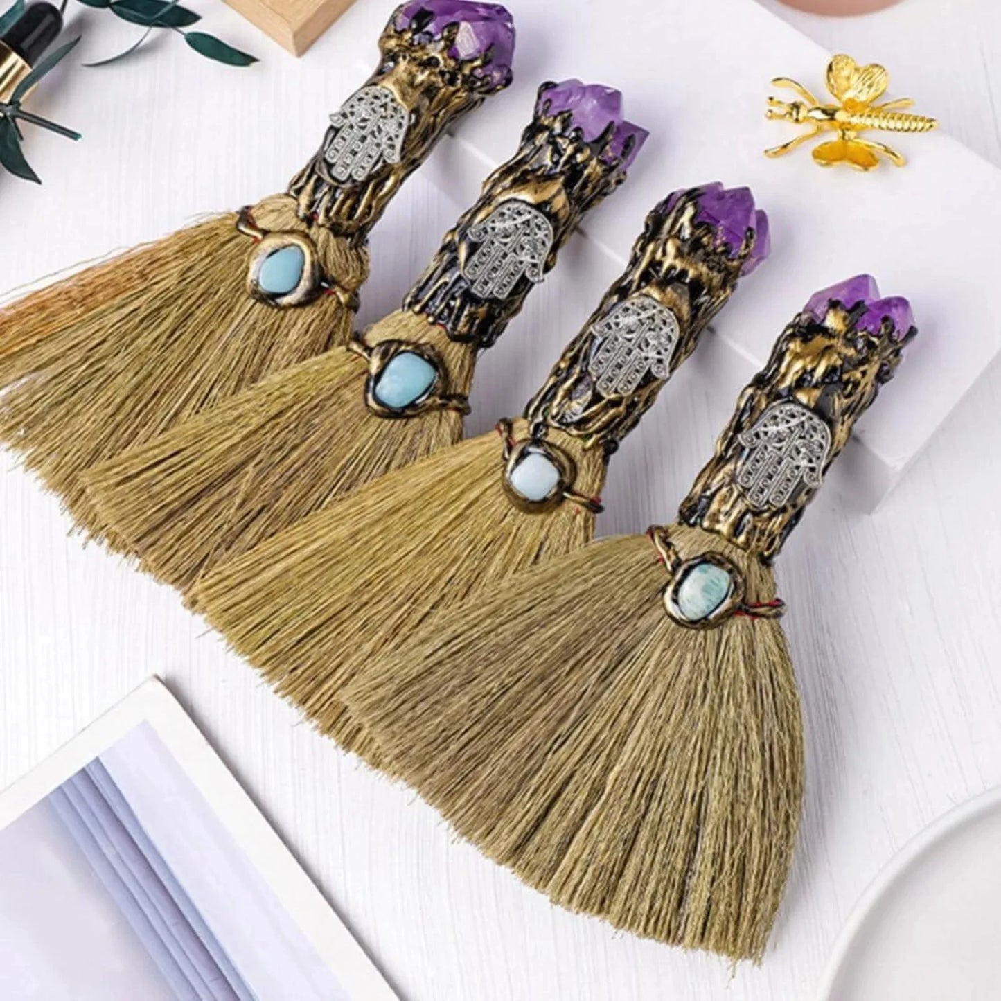 Mini Crystal Witch Broomstick - Wicca Ritual Broom for Altar Decor, Halloween Supplies, Pagan Amulet, Magic Spell Tools (Handmad
