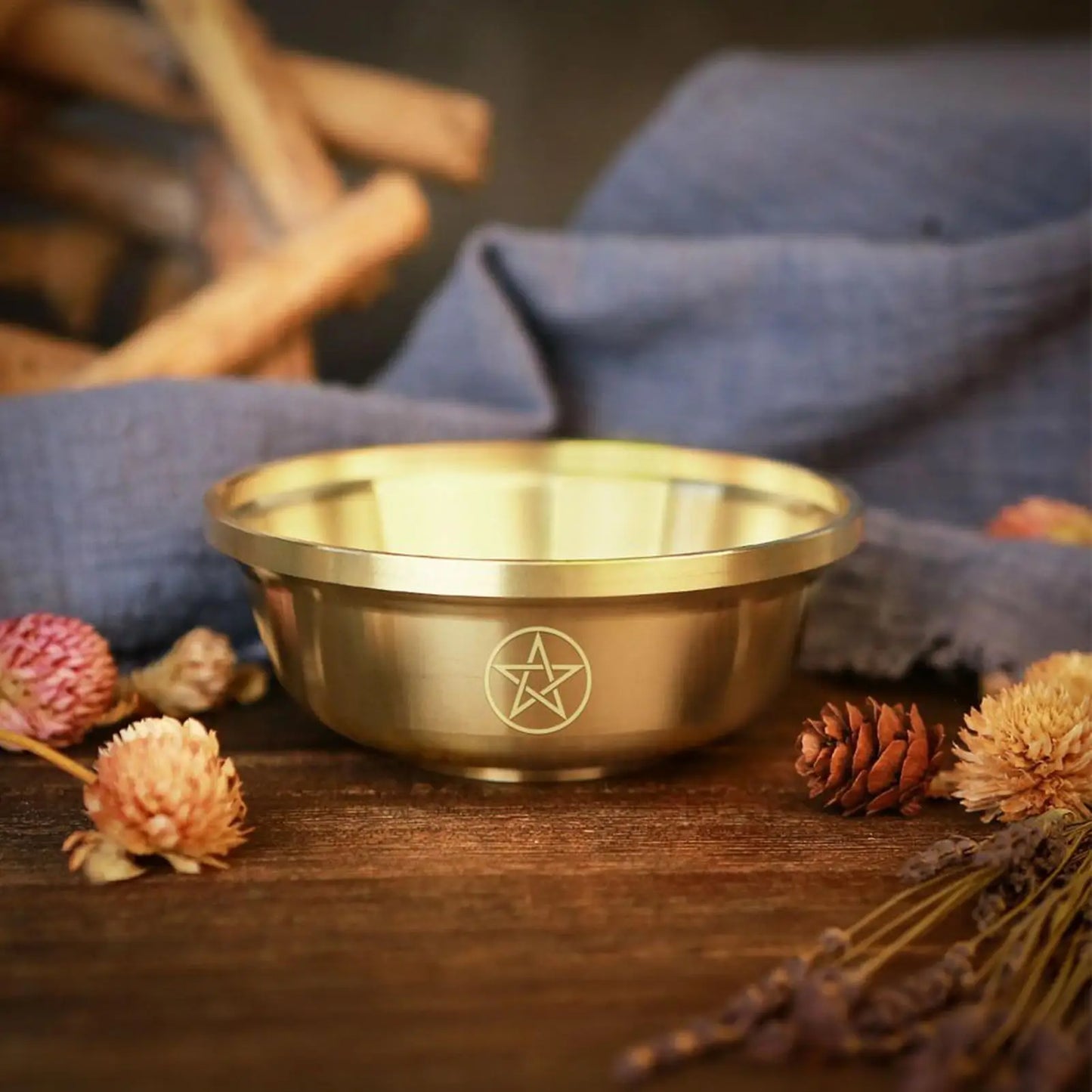 9cm Offering Bowl Brass Triple Moon Dish Small Metal Crystal Storage Bowl For Altar Meditation Yoga Studio Ceremony Mindfulness