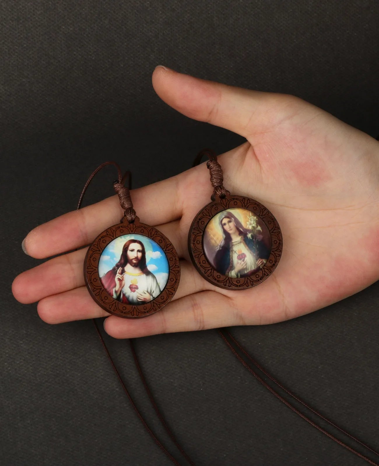 Cottvott Wood Sacred Heart of Our Lady Jesus Scapular Badges Leather Rope Chain Epaulet Prayer Baptism Communion Sacraments Gift