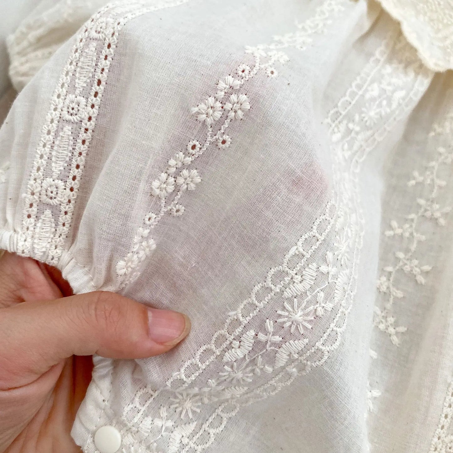 2026 Spring Princess Infant Baby Girl Bodysuit Sisters Dress Flower Embroidery Dress For Infant Sibling Girls Toddler Outfit