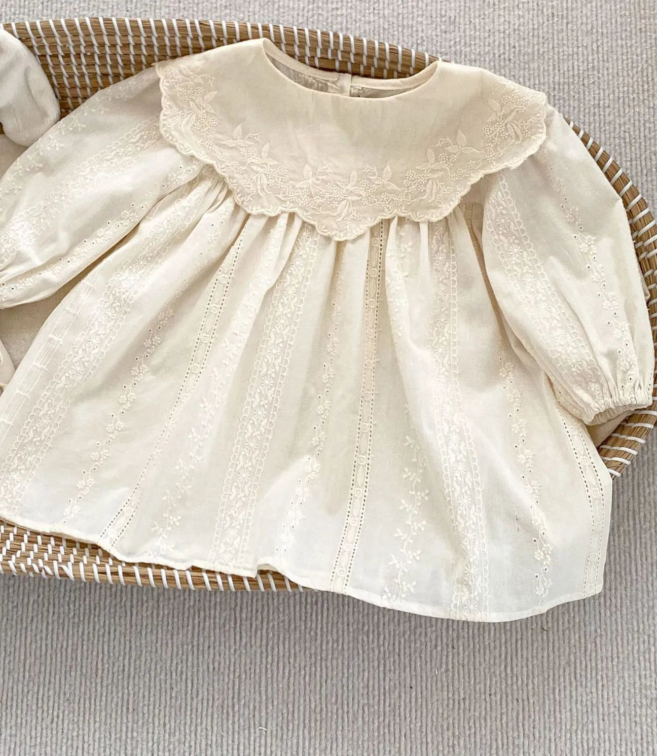 2026 Spring Princess Infant Baby Girl Bodysuit Sisters Dress Flower Embroidery Dress For Infant Sibling Girls Toddler Outfit