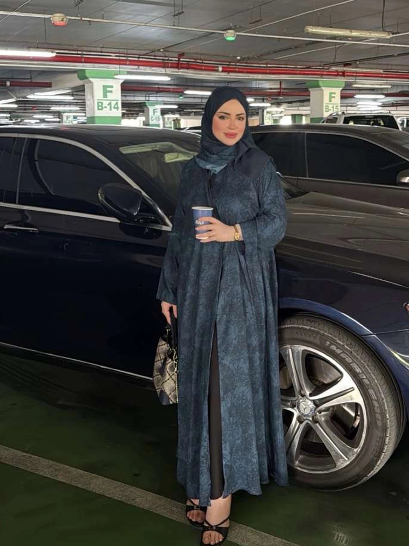 Printed Loose Long-Sleeved Elegant Arabic Abaya Robe Comes with a Headscarf