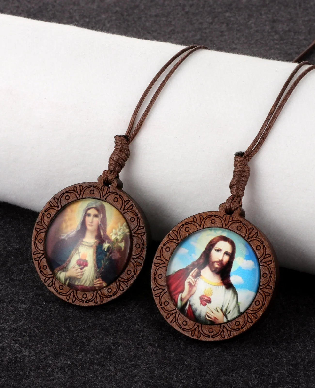 Cottvott Wood Sacred Heart of Our Lady Jesus Scapular Badges Leather Rope Chain Epaulet Prayer Baptism Communion Sacraments Gift
